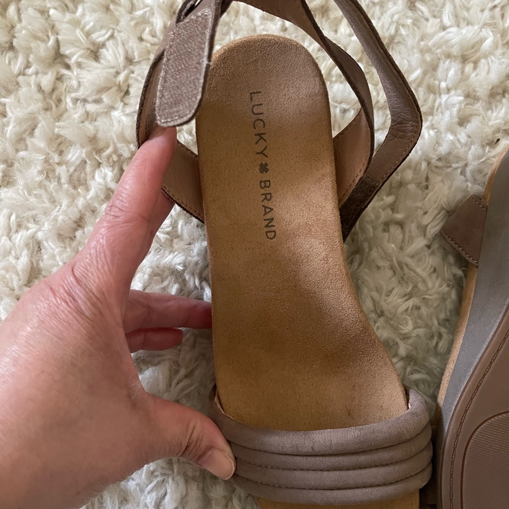 Platform Sandals - Picture 3 of 4